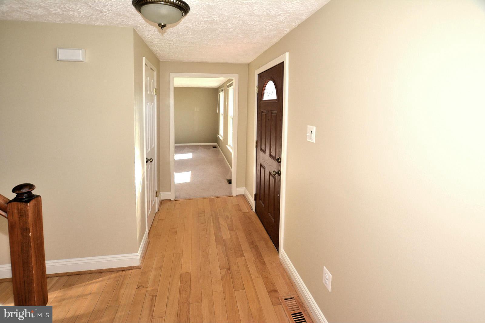 4203 Waller Road Fairfax, VA 22032 - Photo 3 of 27 Foyer