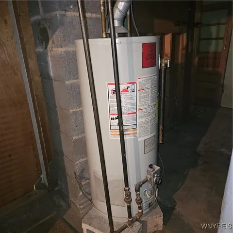 $130,000 | 2189 Seneca Avenue, Niagara Falls, NY 14305