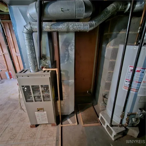 $130,000 | 2189 Seneca Avenue, Niagara Falls, NY 14305