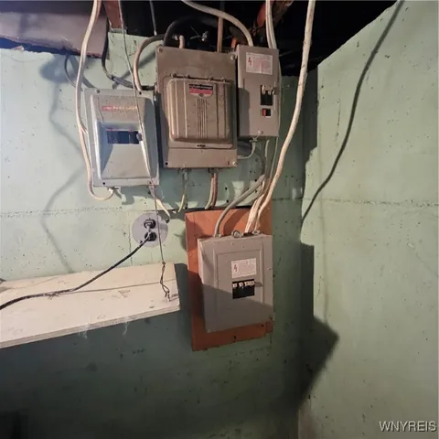 $130,000 | 2189 Seneca Avenue, Niagara Falls, NY 14305