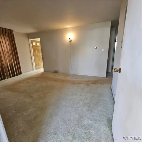 $130,000 | 2189 Seneca Avenue, Niagara Falls, NY 14305