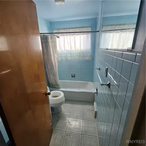 $130,000 | 2189 Seneca Avenue, Niagara Falls, NY 14305