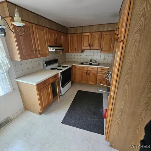 $130,000 | 2189 Seneca Avenue, Niagara Falls, NY 14305