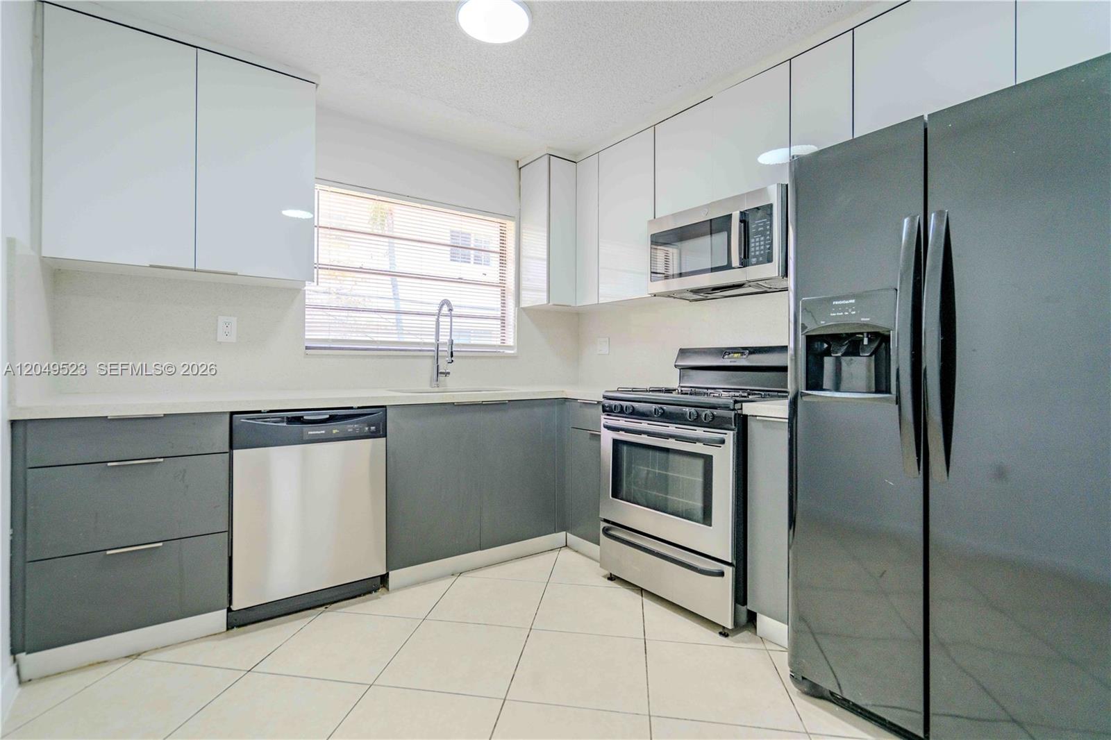 3265 Virginia Street, Unit 15 Miami, FL 33133 - Photo 7 of 23