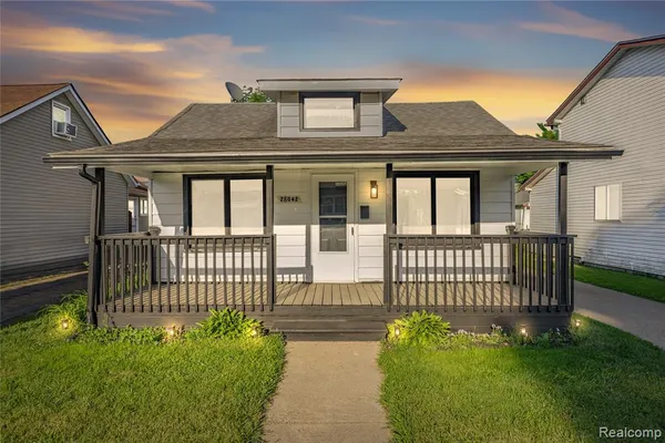 $149,900 | 28042 Maple Street, Roseville, MI 48066
