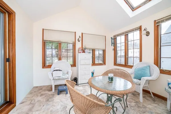 $3,000 | 8 Minthorne Street, Worcester, MA 01603