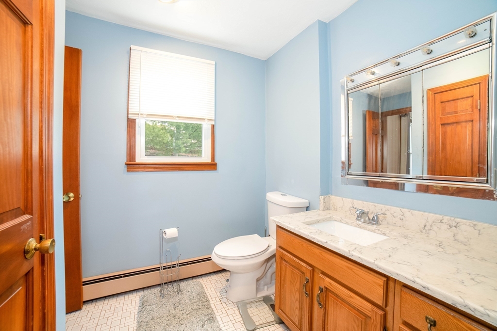 8 Minthorne Street Worcester, MA 01603 - Photo 23 of 30