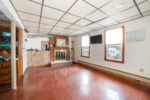 $3,000 | 8 Minthorne Street, Worcester, MA 01603