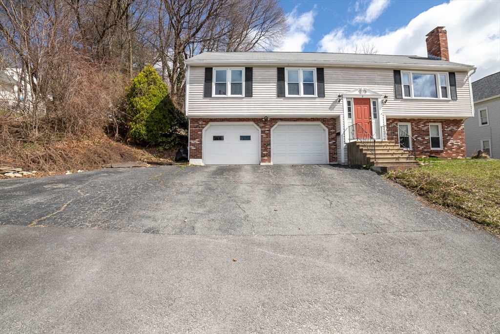 8 Minthorne Street Worcester, MA 01603 - Photo 4 of 30