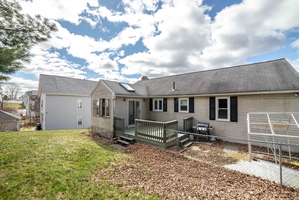 8 Minthorne Street Worcester, MA 01603 - Photo 6 of 30