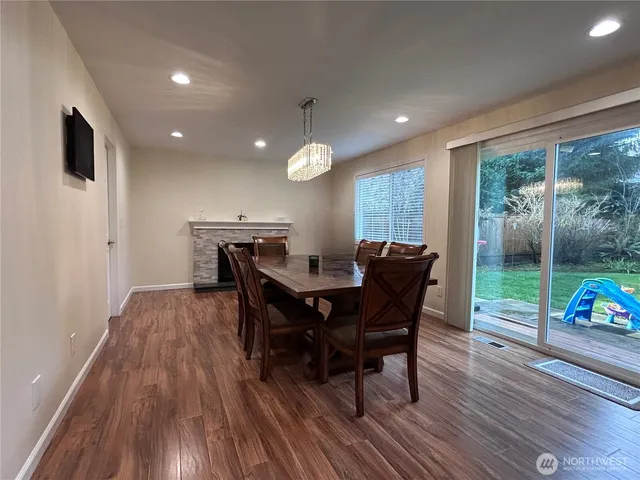 $4,950 | 4529 192nd Avenue Southeast, Issaquah, WA 98027