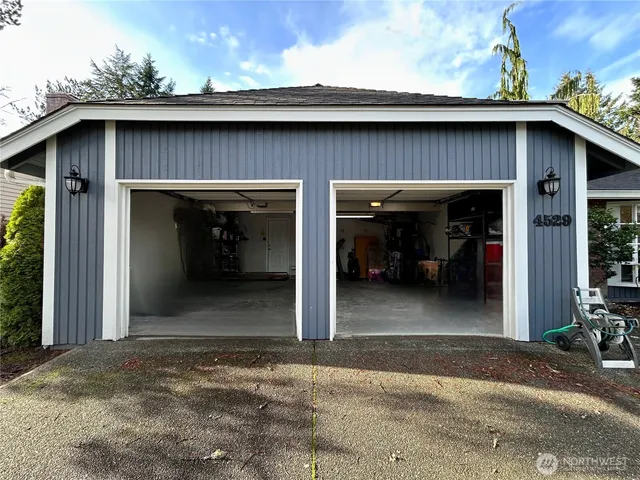 $4,950 | 4529 192nd Avenue Southeast, Issaquah, WA 98027