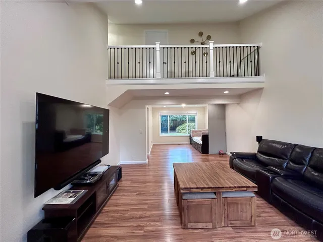 $4,950 | 4529 192nd Avenue Southeast, Issaquah, WA 98027