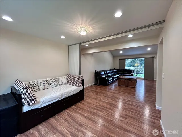 $4,950 | 4529 192nd Avenue Southeast, Issaquah, WA 98027