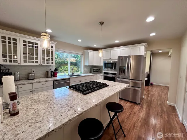 $4,950 | 4529 192nd Avenue Southeast, Issaquah, WA 98027