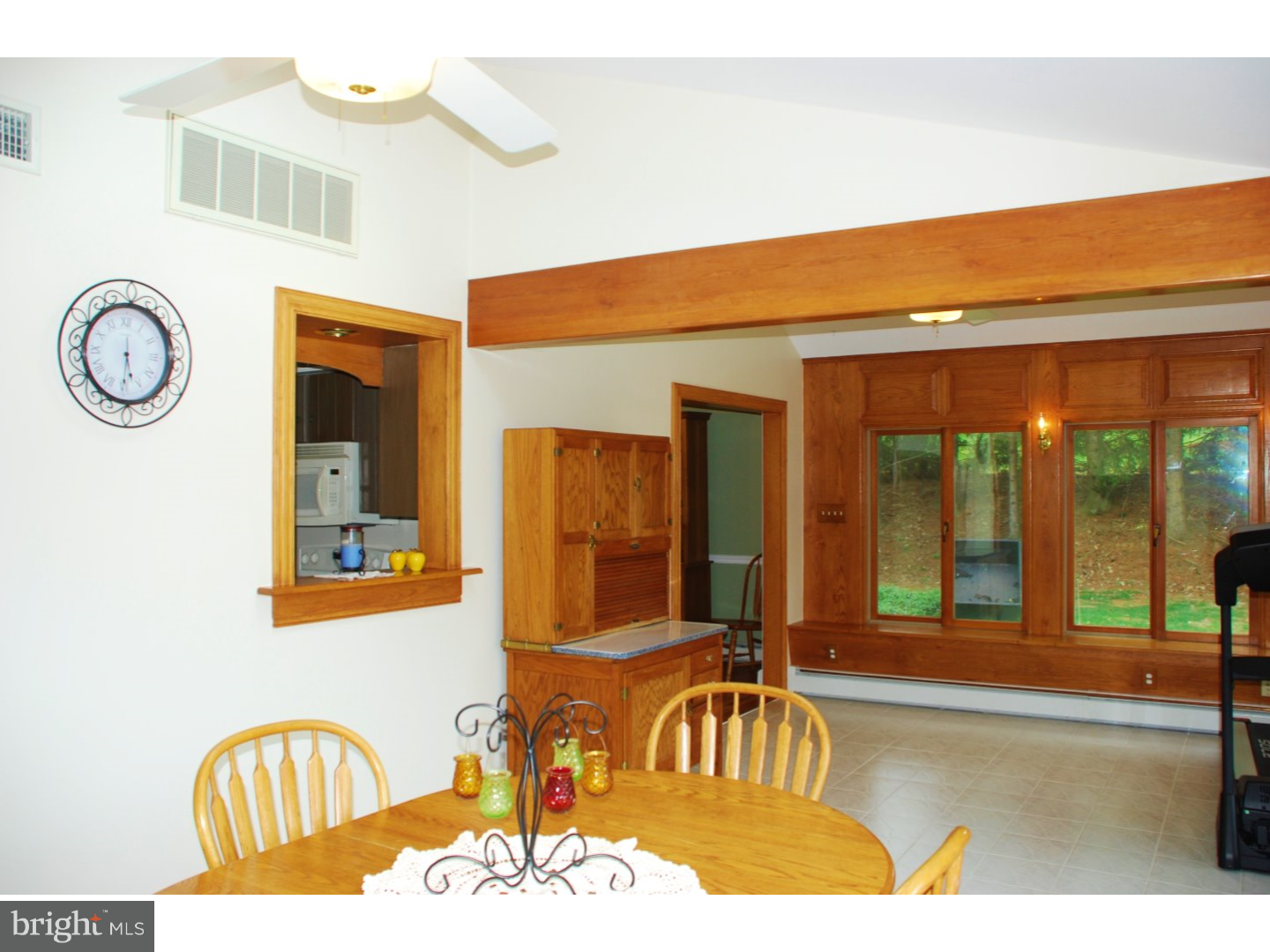 2150 Trolley Bridge Road Quakertown, PA 18951 - Photo 11 of 23 Sun Room