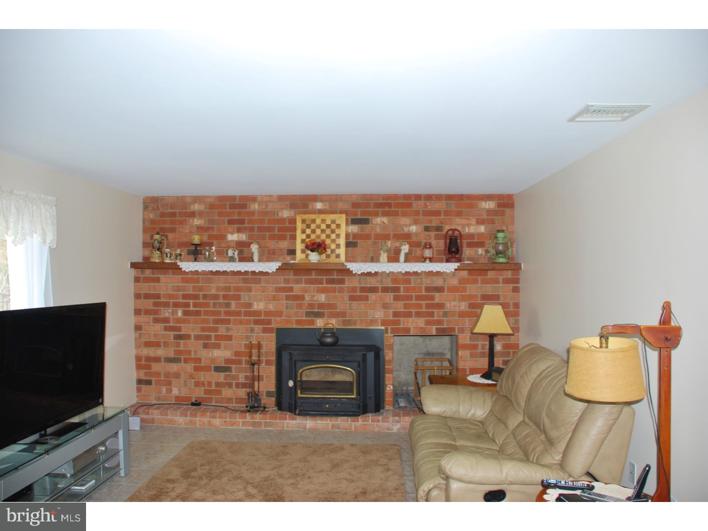 2150 Trolley Bridge Road Quakertown, PA 18951 - Photo 6 of 23 Family Room