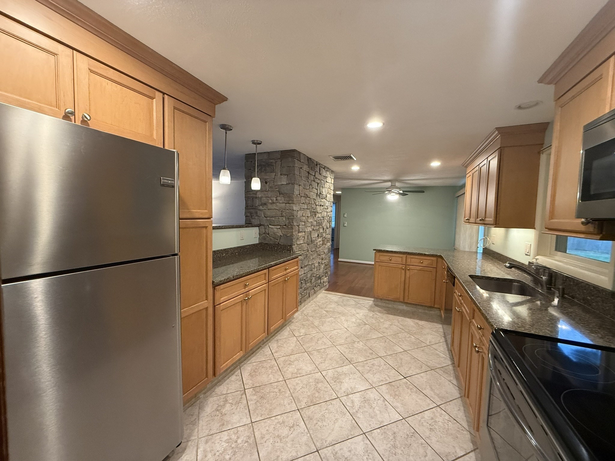 24 Wedgemere Road Beverly, MA 01915 - Photo 4 of 41 Gallery Image 4