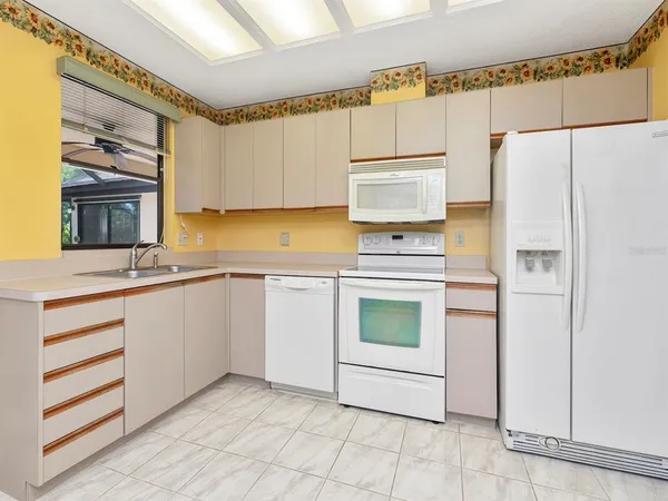 $449,000 | 1955 Sandalwood Place, Clearwater, FL 33760