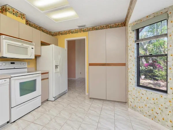 $449,000 | 1955 Sandalwood Place, Clearwater, FL 33760