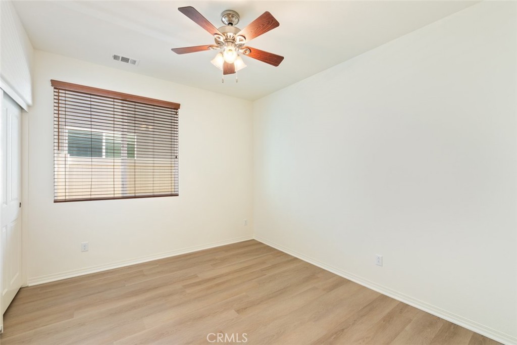38121 Summer Ridge Drive Murrieta, CA 92563 - Photo 15 of 30 Middle -Secondary Bedroom.