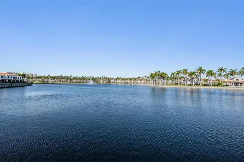$464,000 | 6294 Bahia Del Mar Circle, Unit 107, St. Petersburg, FL 33715