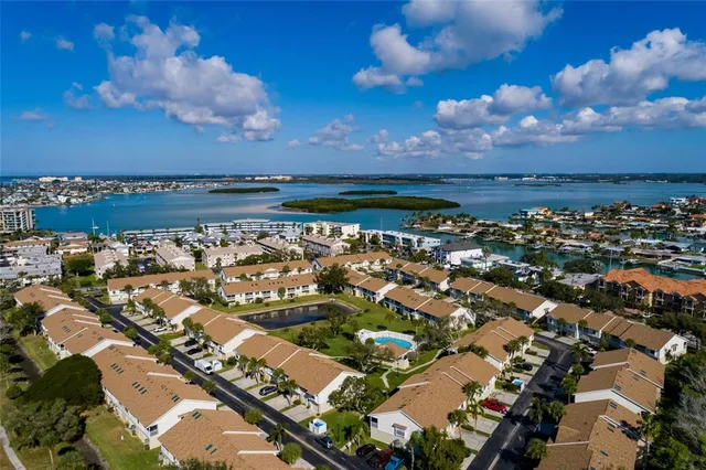 $425,000 | 216 Sun Vista Court South, Treasure Island, FL 33706