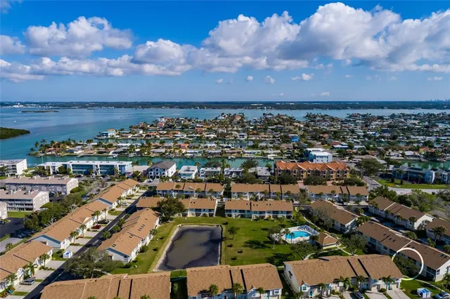 $425,000 | 216 Sun Vista Court South, Treasure Island, FL 33706