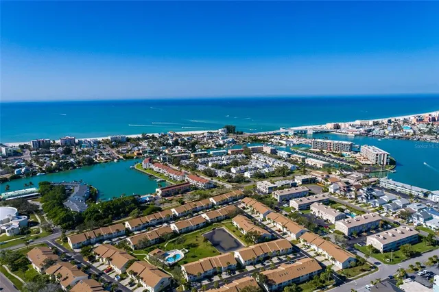 $425,000 | 216 Sun Vista Court South, Treasure Island, FL 33706