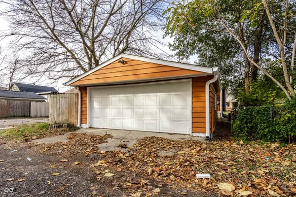 $1,700 | 925 North Oxford Street, Indianapolis, IN 46201