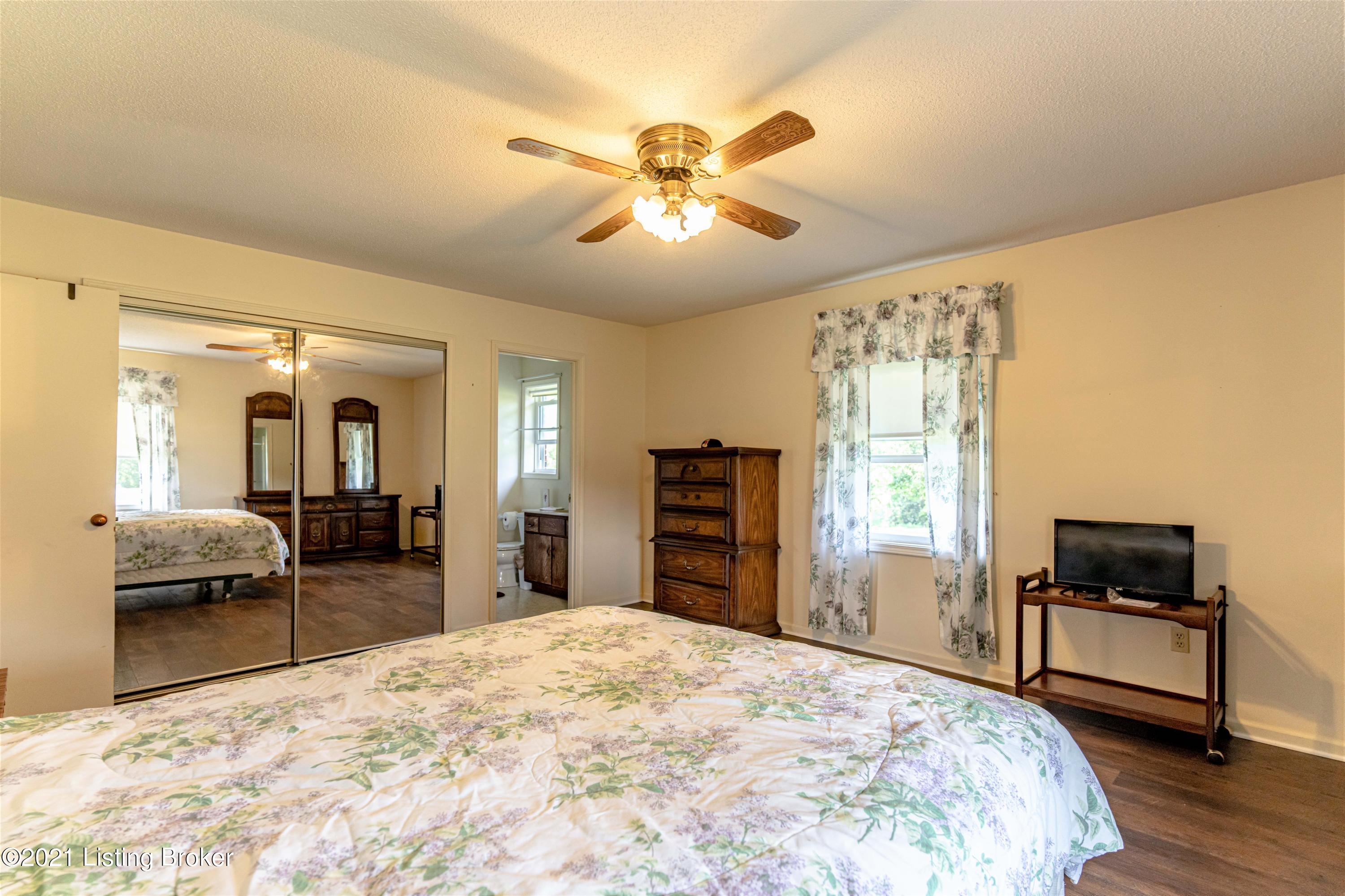 335 Sacree Road Shelbyville, KY 40065 - Photo 26 of 38 Bedroom