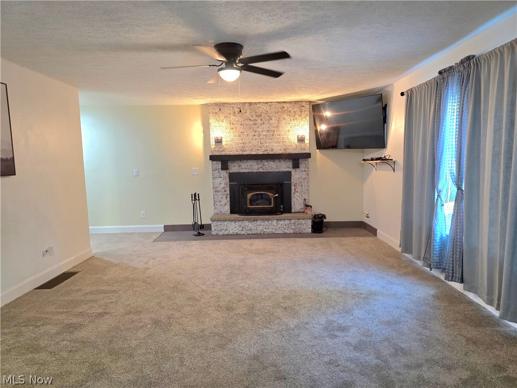 2372 Oak Grv Ext Road St. Marys, WV 26170 - Photo 4 of 50 View of family room