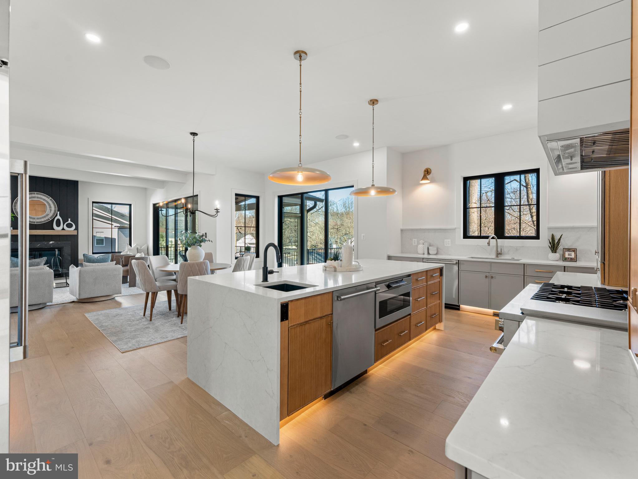 406 Dove Circle Southwest Vienna, VA 22180 - Photo 17 of 47