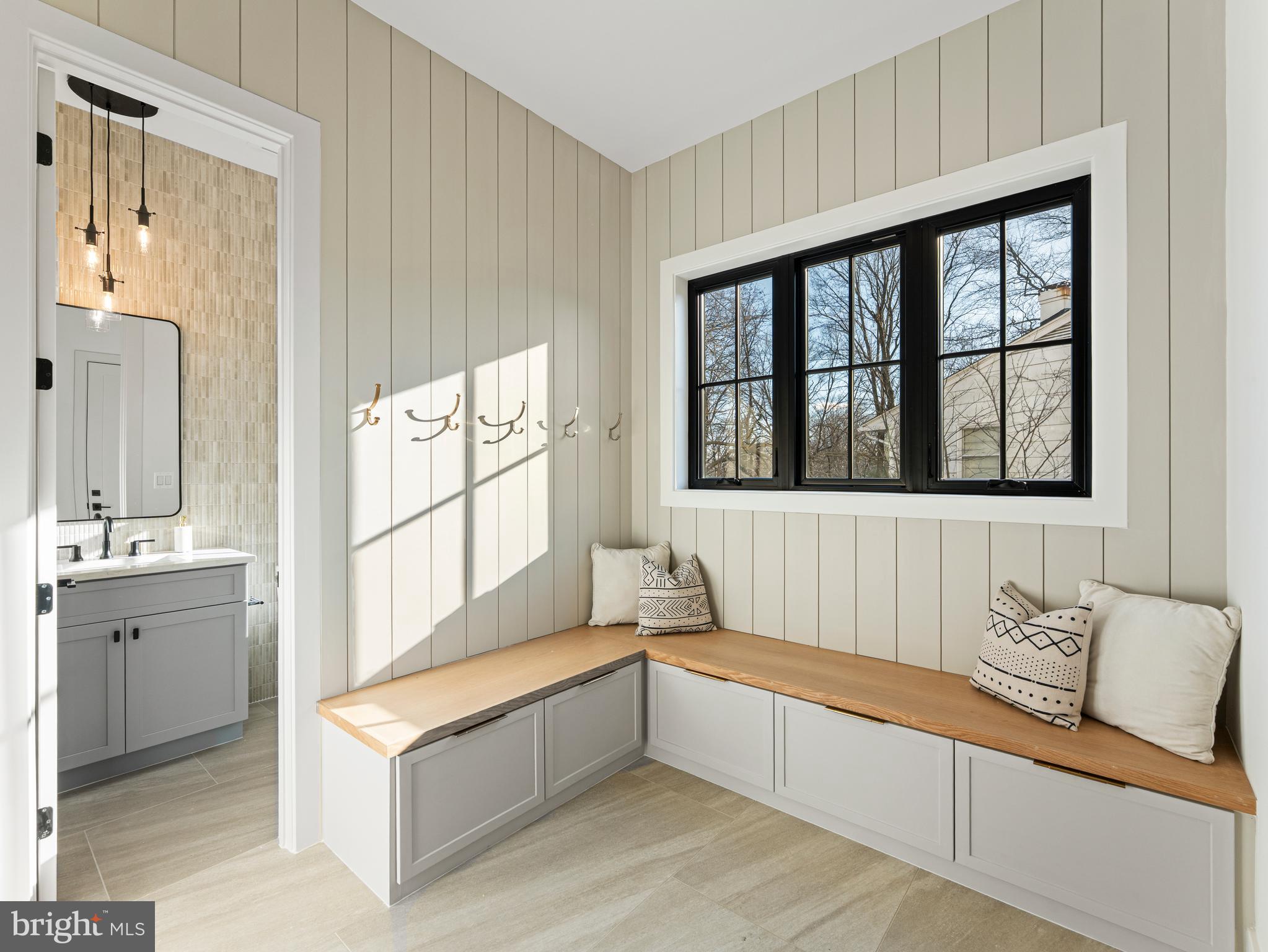 406 Dove Circle Southwest Vienna, VA 22180 - Photo 20 of 47