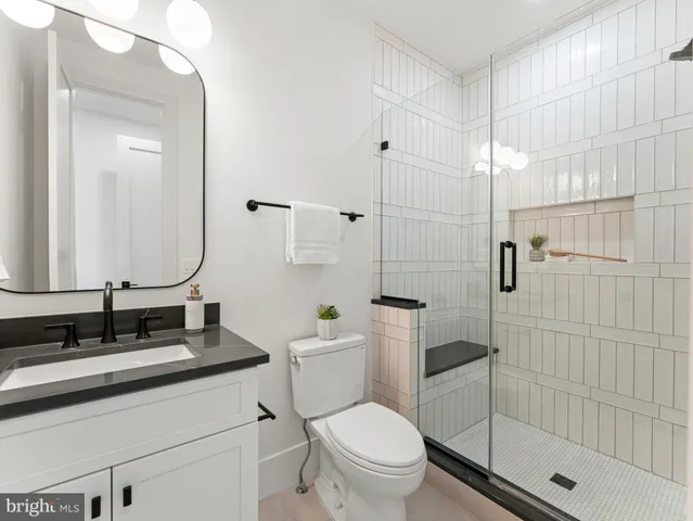 $2,350,000 | 406 Dove Circle Southwest, Vienna, VA 22180