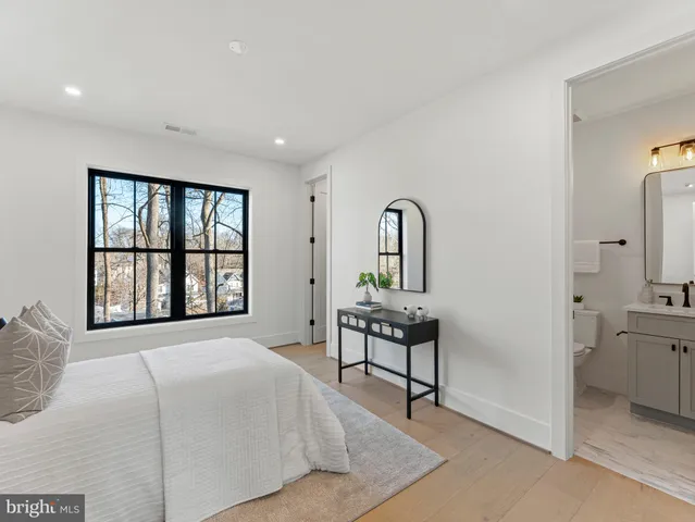 $2,350,000 | 406 Dove Circle Southwest, Vienna, VA 22180