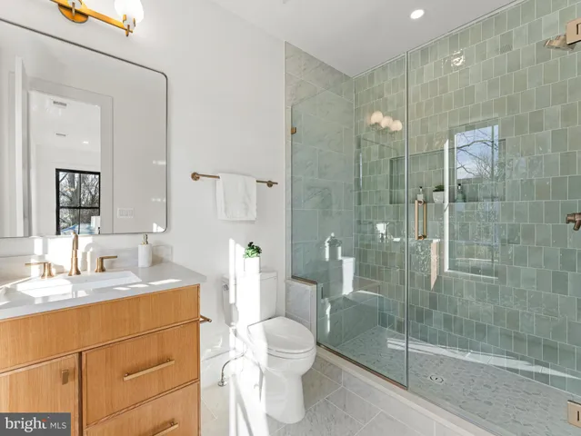 $2,350,000 | 406 Dove Circle Southwest, Vienna, VA 22180