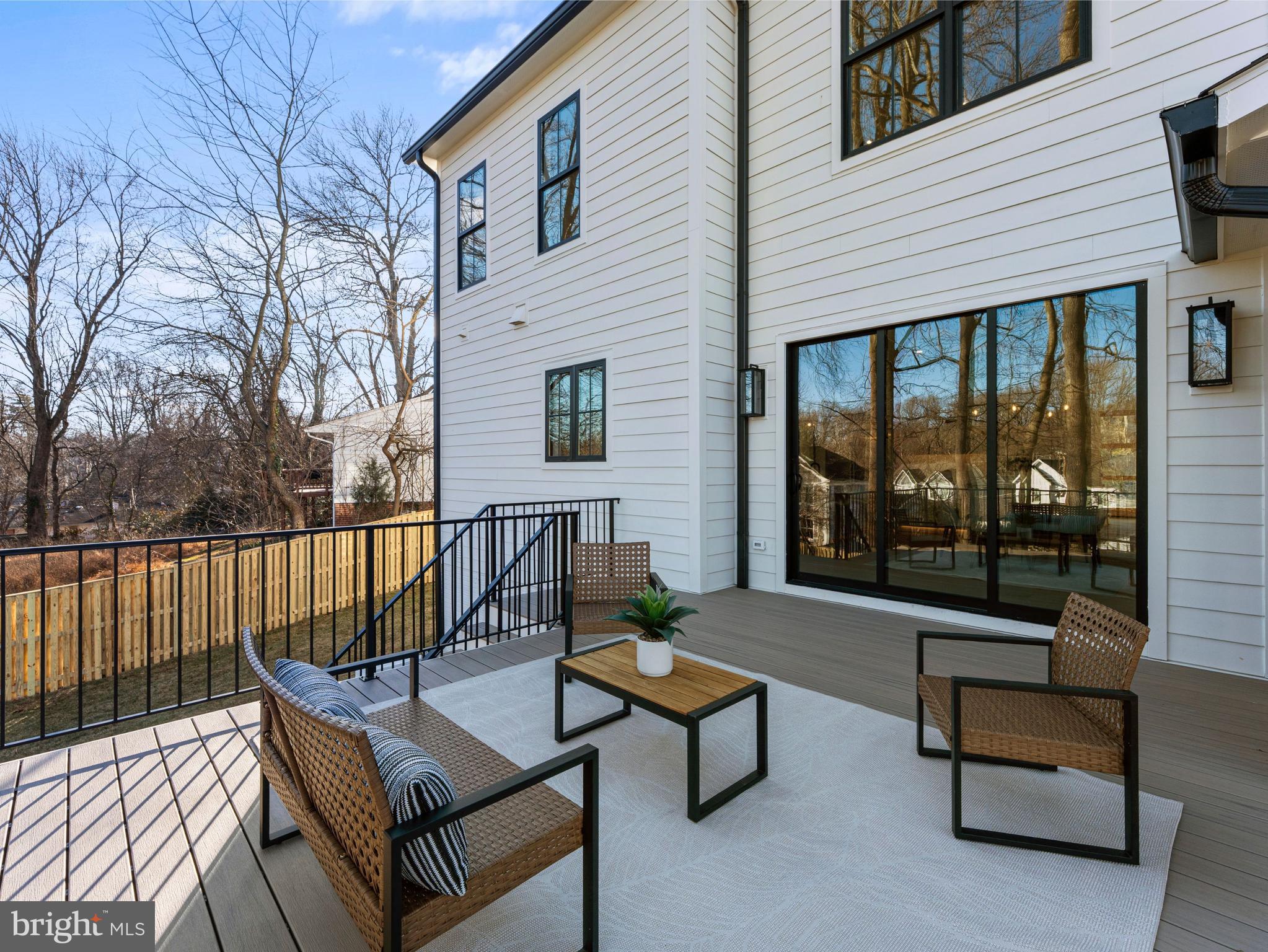 406 Dove Circle Southwest Vienna, VA 22180 - Photo 4 of 47