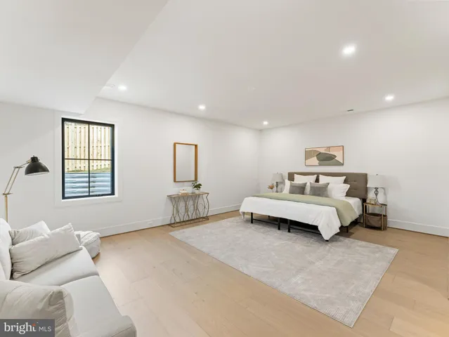 $2,350,000 | 406 Dove Circle Southwest, Vienna, VA 22180