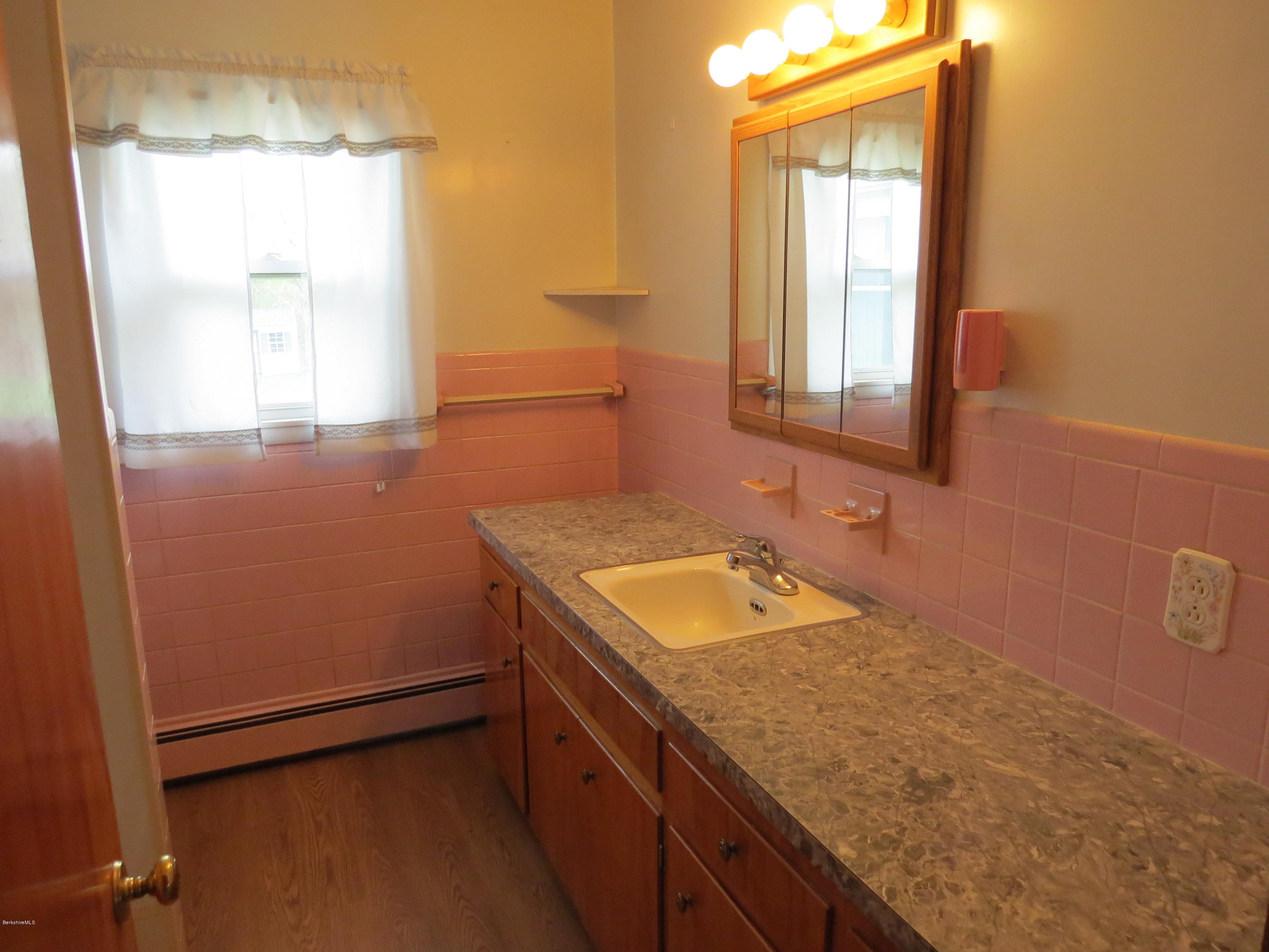 385 Benedict Road Pittsfield, MA 01201 - Photo 17 of 29 Full Bath