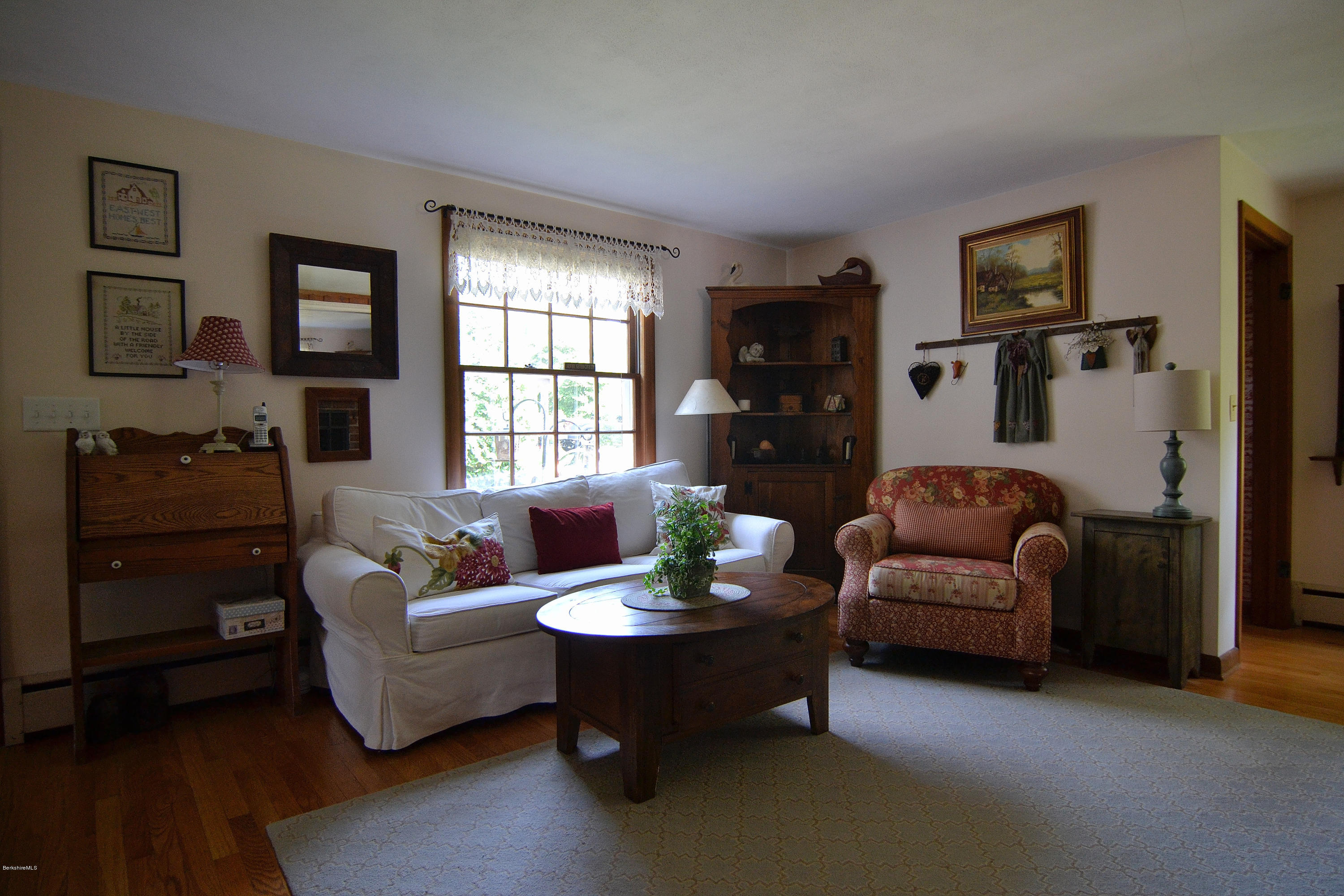 37 Valentine Road Pittsfield, MA 01201 - Photo 16 of 55 DSC_0451