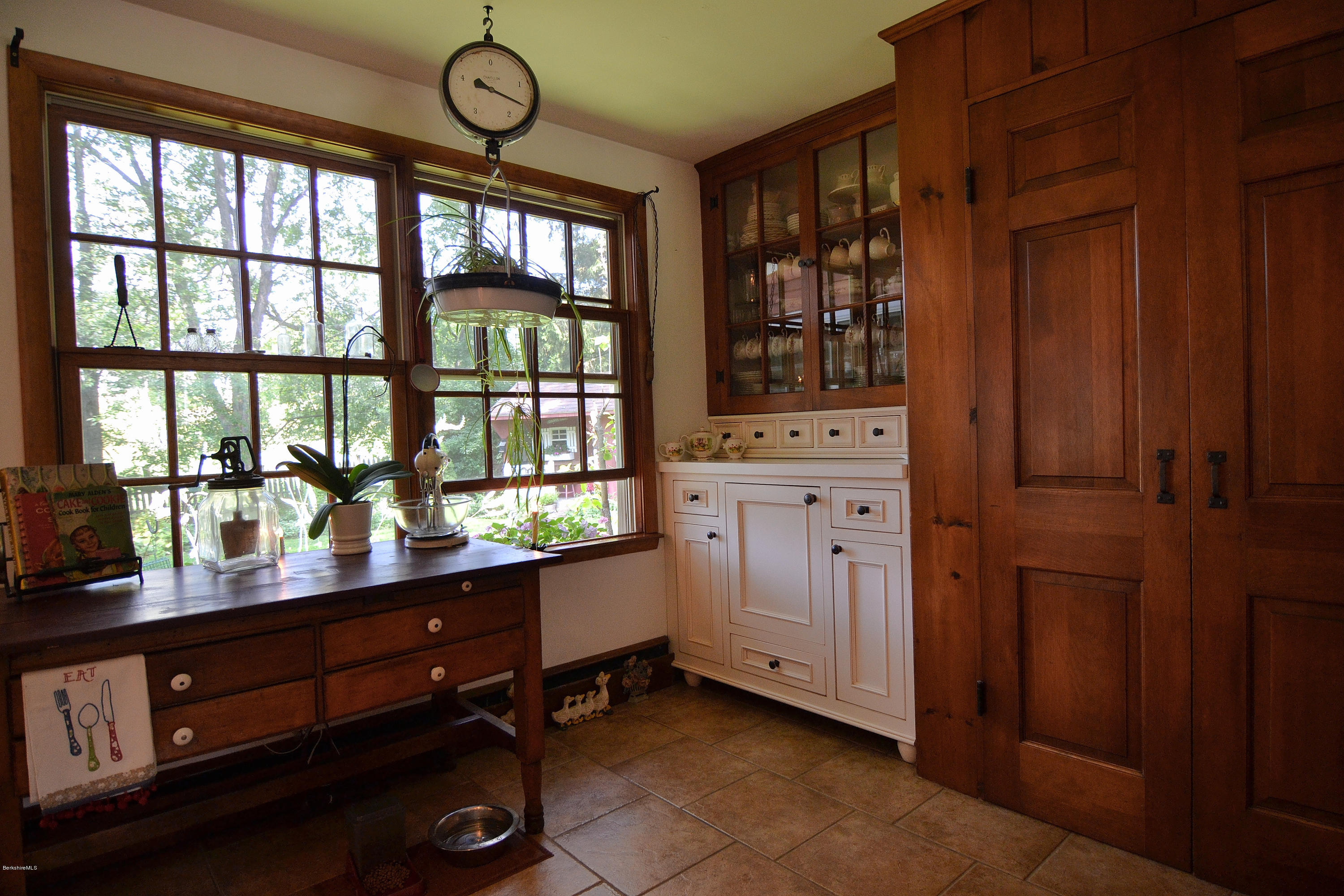 37 Valentine Road Pittsfield, MA 01201 - Photo 19 of 55 Kitchen Pantry