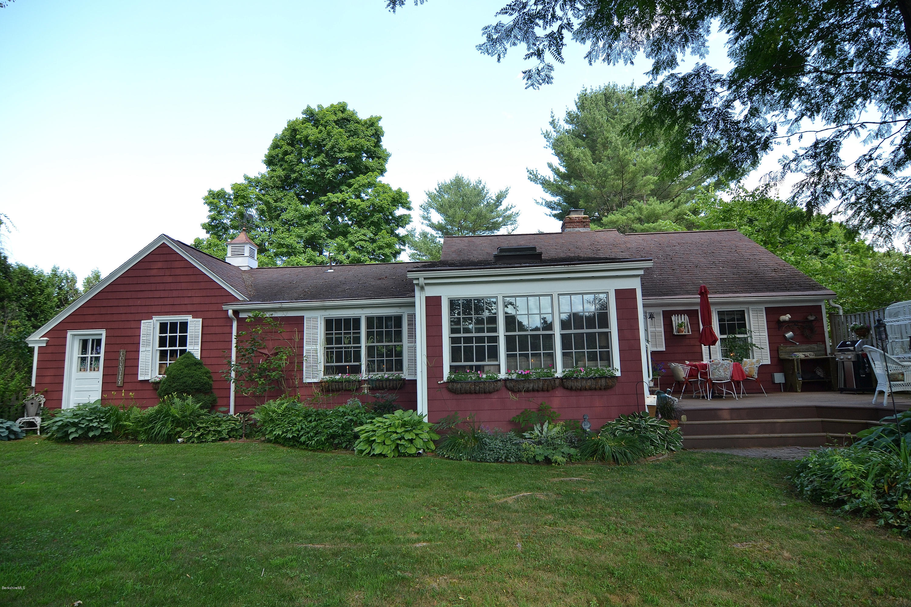 37 Valentine Road Pittsfield, MA 01201 - Photo 3 of 55 Back of house