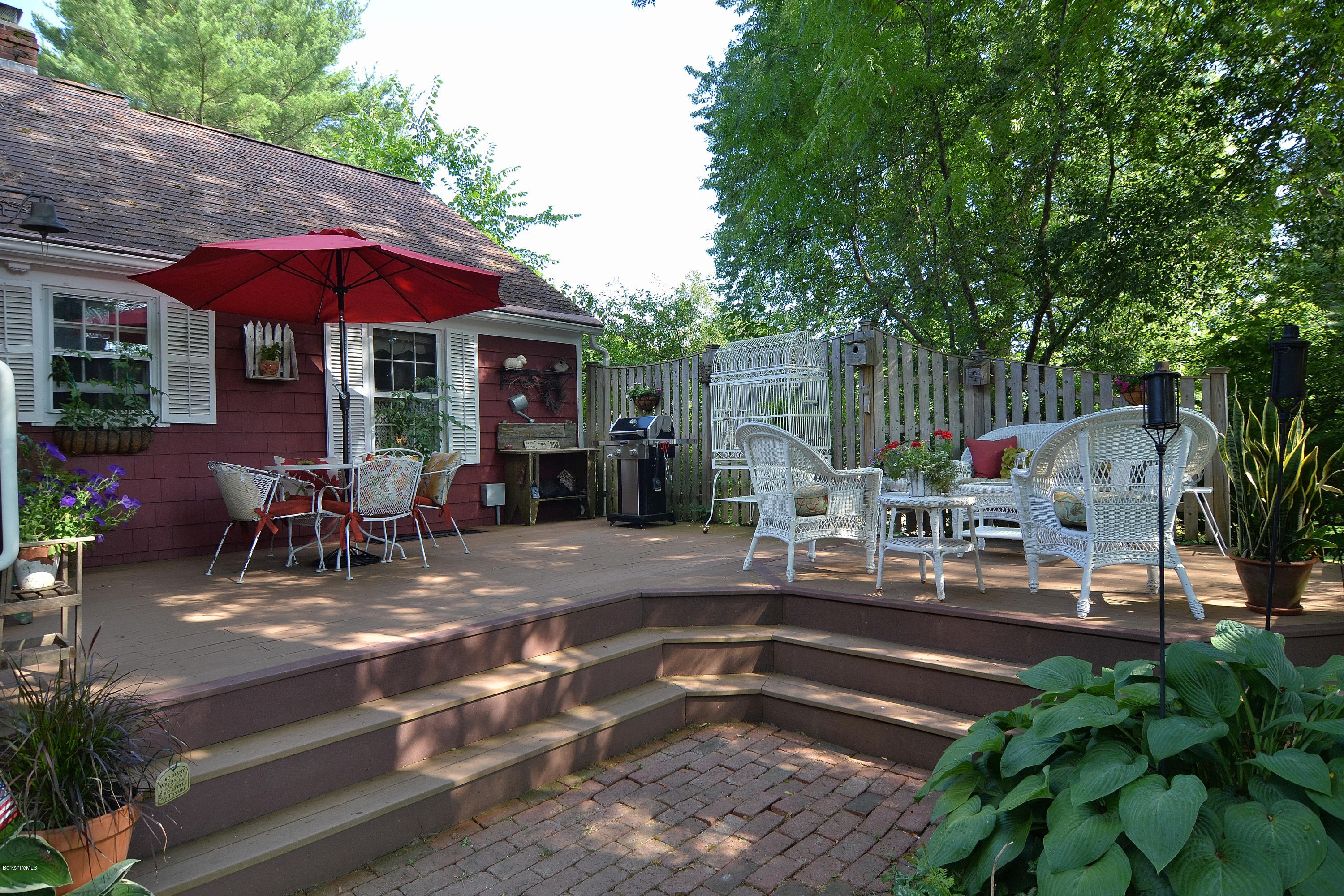 37 Valentine Road Pittsfield, MA 01201 - Photo 5 of 55 Deck
