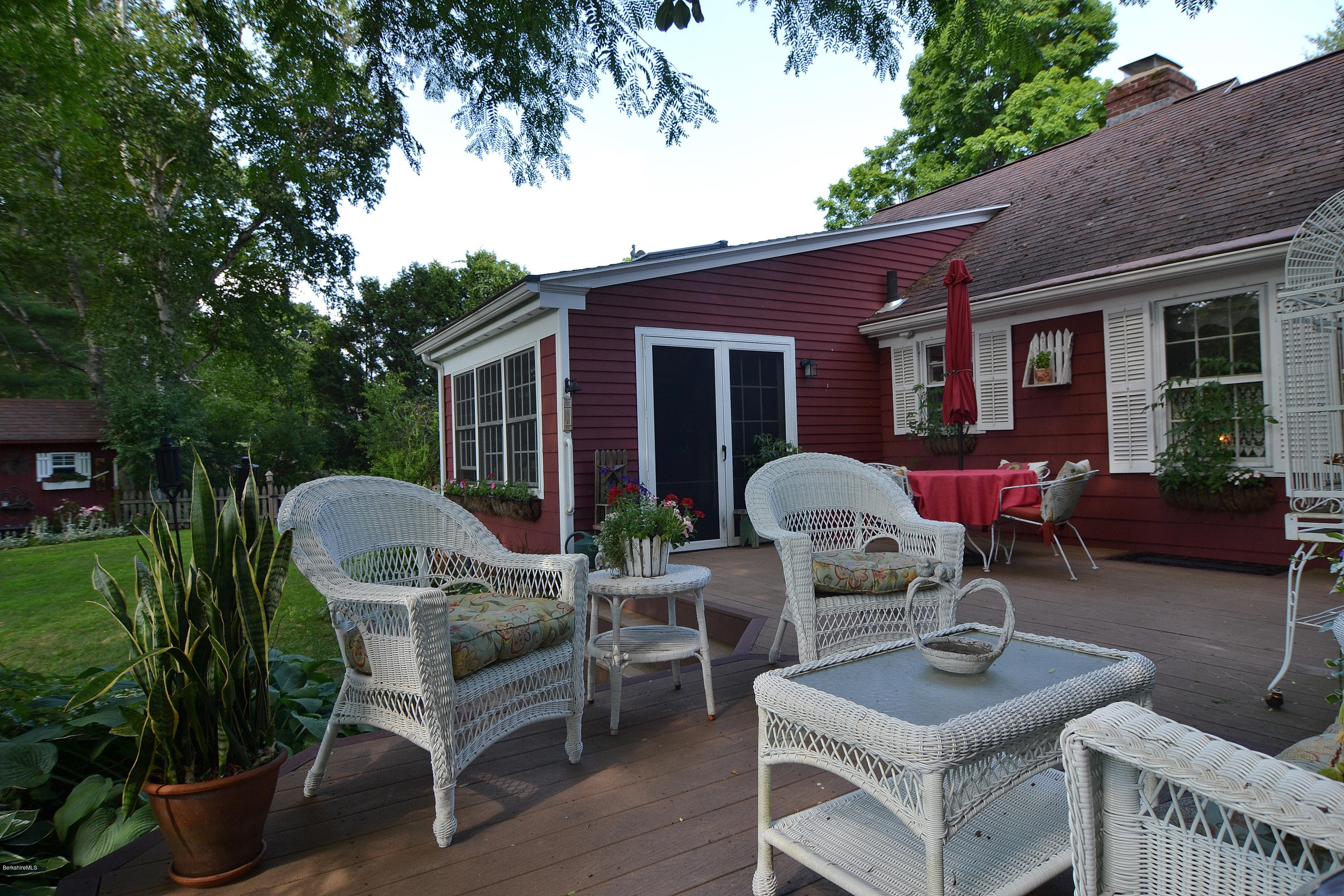 37 Valentine Road Pittsfield, MA 01201 - Photo 9 of 55 Deck