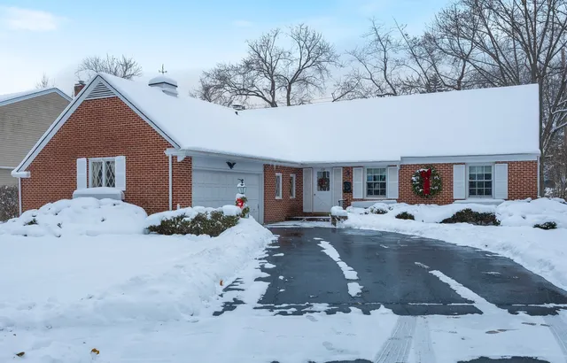 $575,000 | 1229 Suffolk Street, Naperville, IL 60563