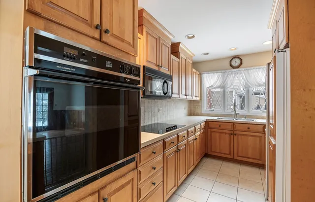 $575,000 | 1229 Suffolk Street, Naperville, IL 60563