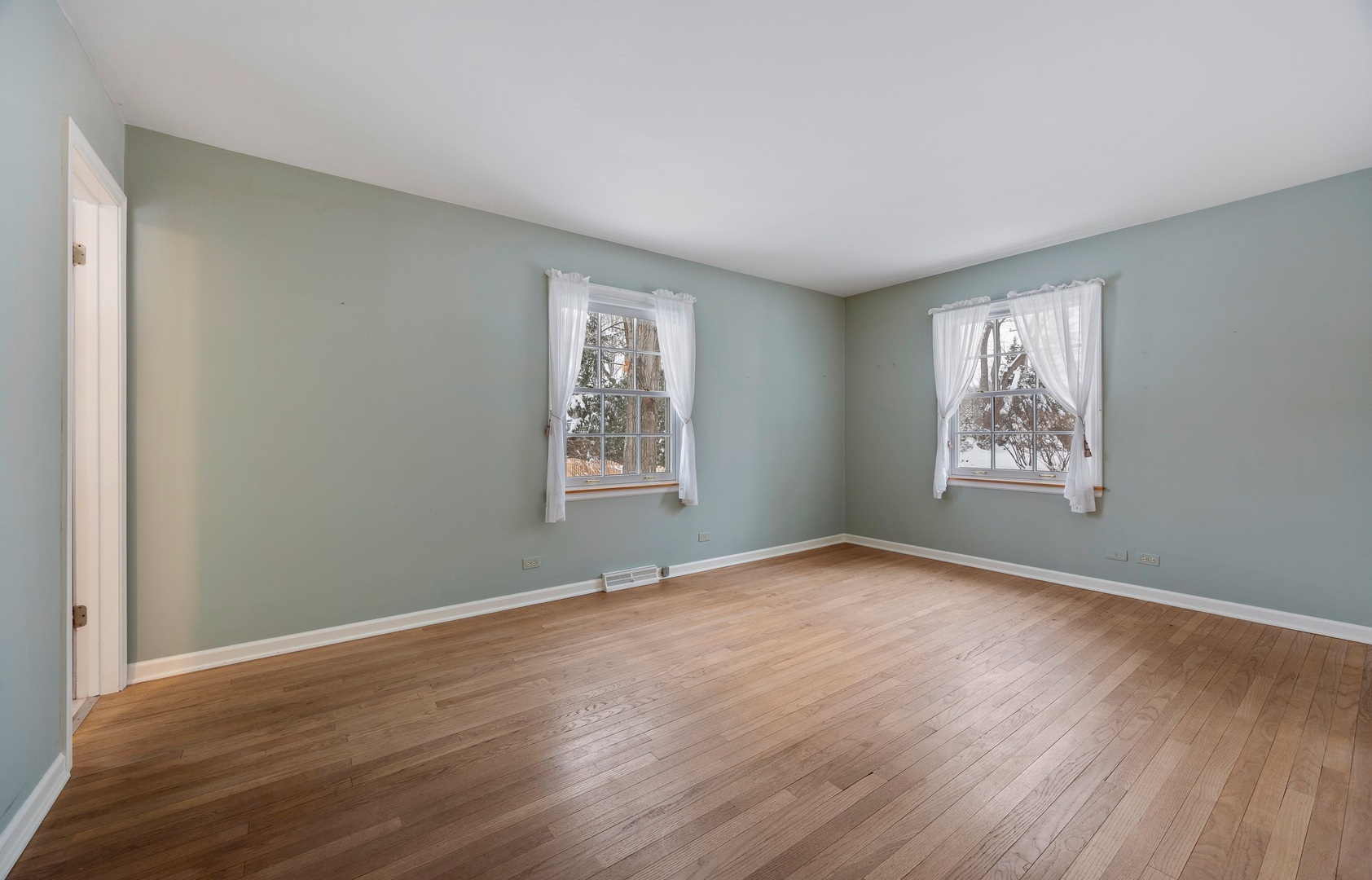 1229 Suffolk Street Naperville, IL 60563 - Photo 5 of 26