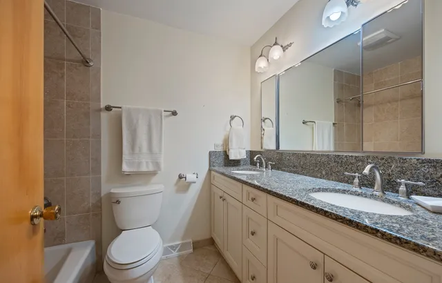 $575,000 | 1229 Suffolk Street, Naperville, IL 60563