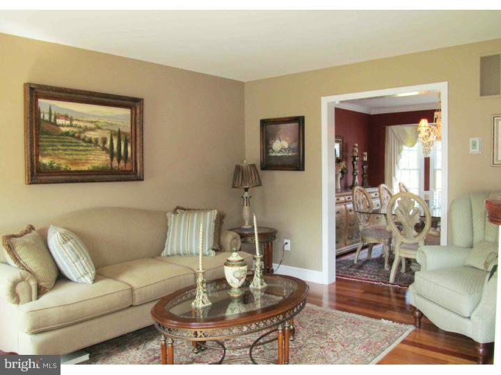 38 Brookwood Road Mount Laurel, NJ 08054 - Photo 4 of 25 Living Room
